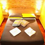 Couette-café Non Ci Resta Che Naples